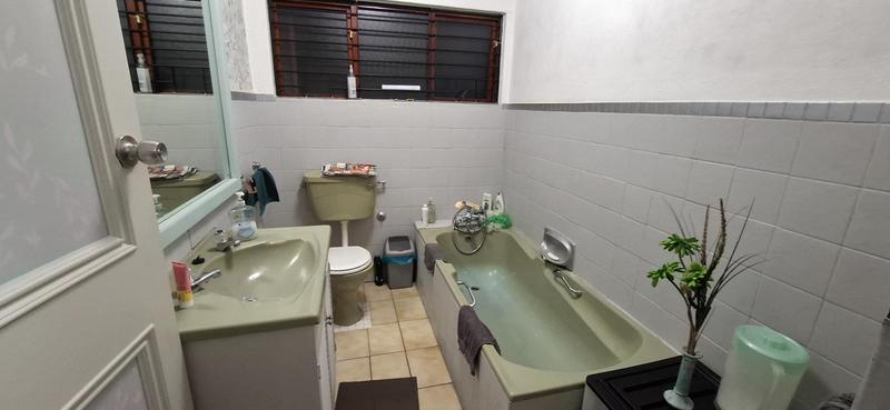4 Bedroom Property for Sale in Bothasig Western Cape